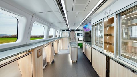 Coche cafetería del tren Avril (serie 106 de Renfe)