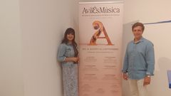 La edil Yolanda Alonso y el director del festival Avil�sM�sica, Gabriel Ure�a