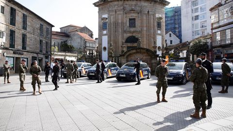 Controles de la Policia Local y de la Brilat en las calles de Pontevedra