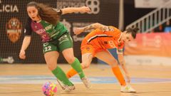Unami supera a Silvia Rubal en un lance del Reyco Burela-Atl�tico Torcal del s�bado.