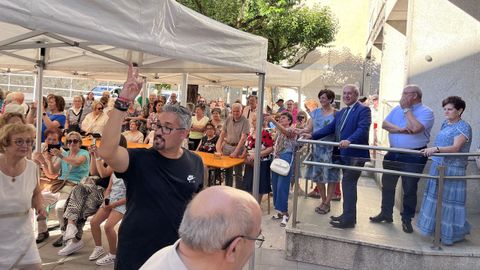 El alcalde presidi el acto de clausura en el exterior del Centro Cvico