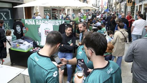 Ambiente en la calle Real antes del Racing-Alcorcn.