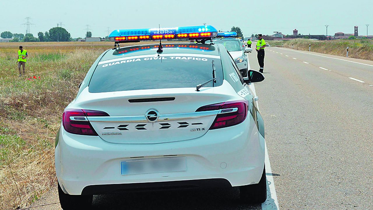 Un conductor ebrio mata a una pareja que hacía el Camino con su hijo en ...
