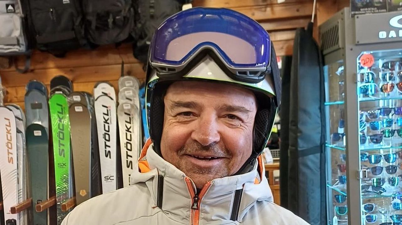 Marcos Sierra, organizador de viajes a la nieve: «Para lo lejos que estamos, sorprende la cantidad de esquiadores gallegos»