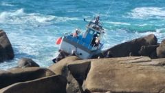 Varamiento del pesquero Nuevo Jormar en Camari�as