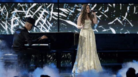 Mejor �lbum Vocal Pop Contempor�neo: �Un besito m�s�, Jesse & Joy