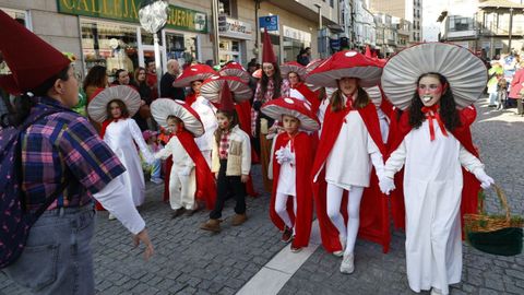 Desfile del s�bado de pi�ata en Celanova