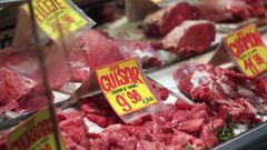 Producto a la venta en una carnicer�a del mercado de El Font�n, en Oviedo.