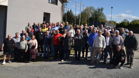 Participantes en el campeonato de tute de Brexo Lema