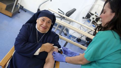 La campa�a de la gripe se inici� este a�o en el centro de mayores de Ribeira