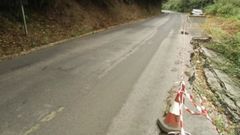 Este es el estado de la carretera AS-238, en 2013, que une Avil�s con el Cabo Pe�as
