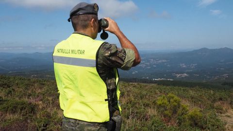 Un agente de la patrulla forestal de la Brilat, en una imagen de archivo. 