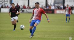 �lvaro V�zquez frente al CD Lealtad