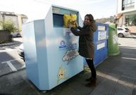 Contenedor de ropa en Betanzos. 