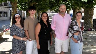 Ana Gonz�lez Fidalgo (vocal), �lex Quint�ns Romero (vocal), Ver�nica Bonilla Ruso (presidenta), Evaristo Alvarellos Lago (vicepresidente) y Tania L�pez Pouso (tesorera).