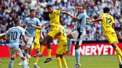 Iago Aspas, Carlos Dom�nguez y Borja Iglesias, en el partido de ida entre Celta y Girona.