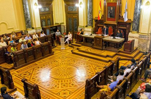 La reuni�n del alcalde y el edil Alberto Lema con los comerciantes fue en el sal�n de plenos. 