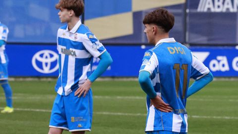 David Vergara (izquierda) y Mauro Valeiro, del Deportivo juvenil