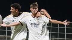 Roi Torres <br />El lateral derecho compostelano destaca en el Madrid B juvenil por su enorme recorrido.