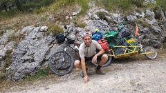 Envoltorios con 21 a�os aparecen en las playas asturianas