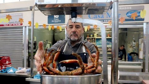 Chegan as prazas de abastos as primeiras centolas da tempada