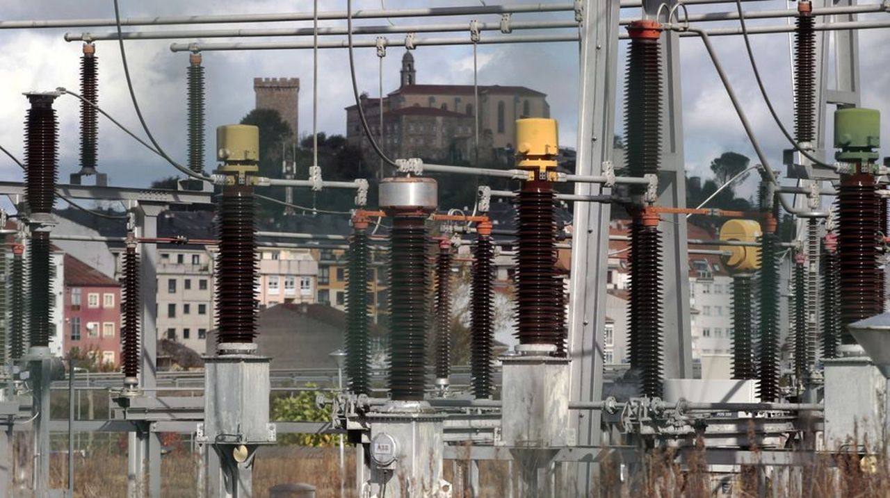 UFD invierte 230.000 euros para reforzar el suministro eléctrico en Monforte y O Saviñao