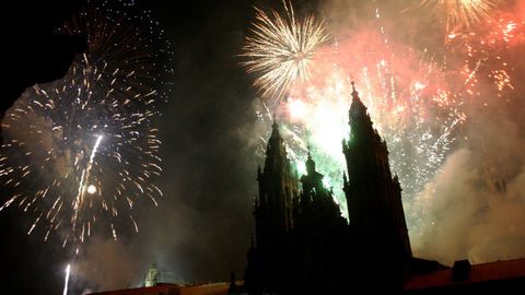 La fiesta comenz tras los Fuegos del Apstol