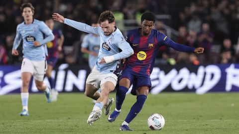 El futbolista del Celta Javi Rueda, durante el partido frente al Barcelona en el Camp Nou de este mi�rcoles.