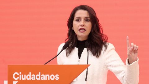 Arrimadas llamar� a los barones socialistas para �frenar� a S�nchez