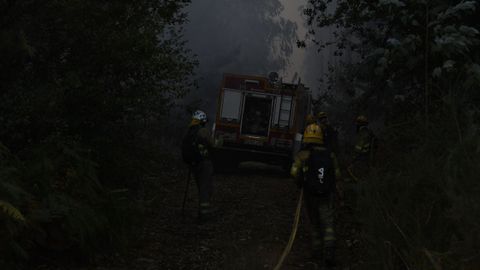 Incendio en una nave de pollos de Castro de Rei.