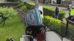 El coche sustra�do en A Lama acab� en una finca