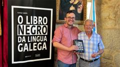 Carlos Call�n (esquerda) co taxista que cita no libro na presentaci�n do ensaio este ver�n