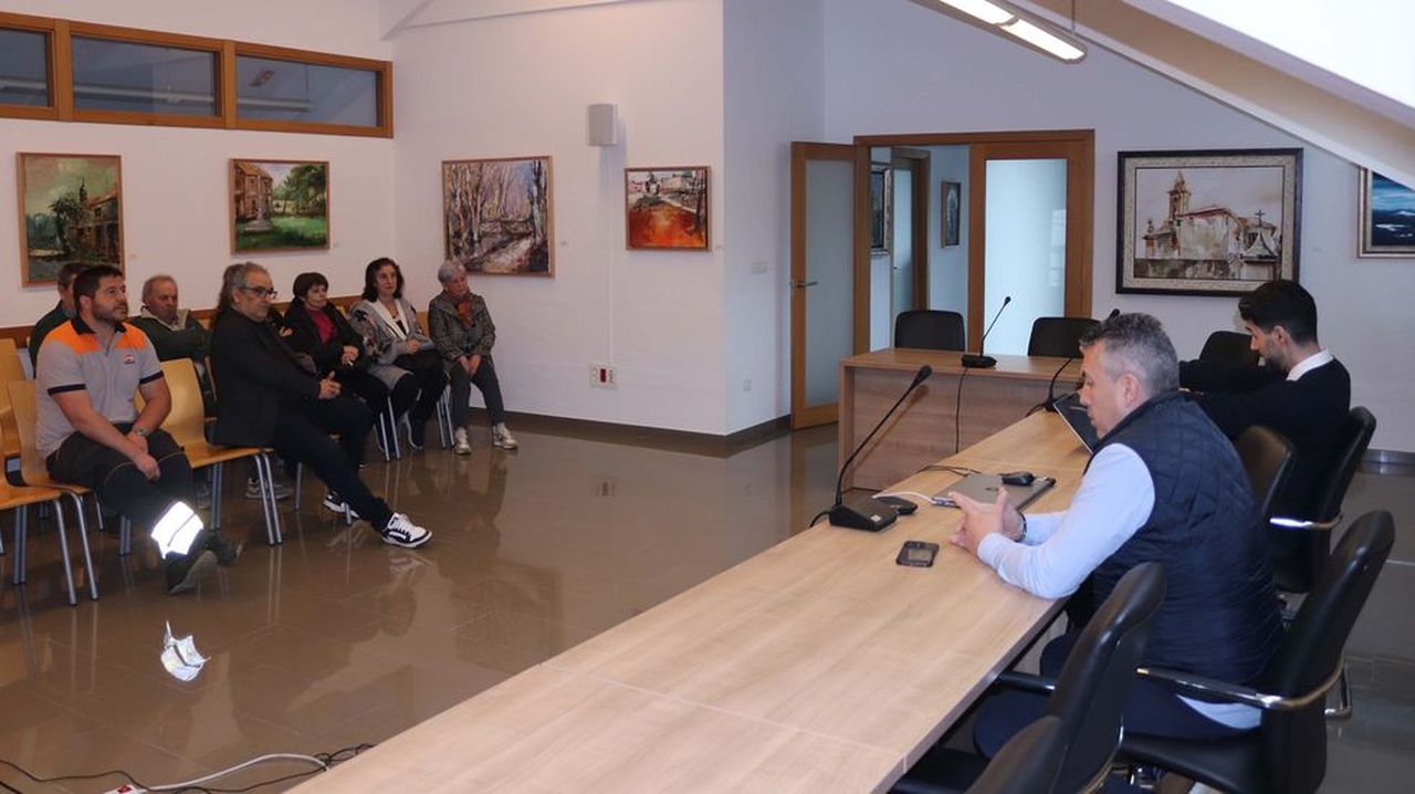 Brión compromete su apoyo a los vecinos de Cornanda frente a la central reversible del Tambre