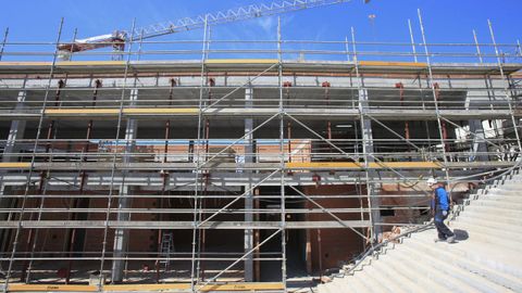 La Xunta construye el colegio del Sagrado Corazn, ahora con menos movimiento de obreros