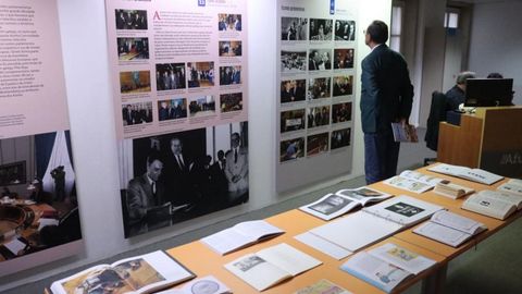 Exposicin sobre os 40 anos do Parlamento de Galicia na sede de Afundacin