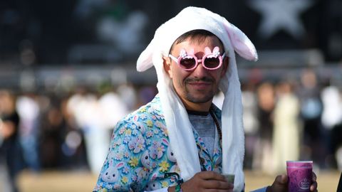 Los complementos divertidos tampoco faltaron en los estilismos de los asistentes al Caudal Fest