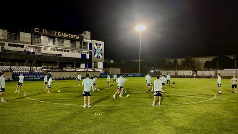 Entrenamiento del Oviedo en la ciudad deportiva del Tenerife