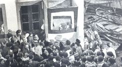 Imagen antigua de la representacion del �Retablo dos Fantoches�