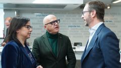 Ana Bel�n V�zquez y Jos� Manuel Baltar, con Javier Maroto.