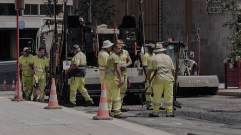 Cortes en las calles de Ourense por las obras de mejora del pavimento