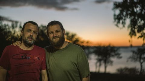 David Beriain posa junto con su c�mara y amigo Roberto Fraile, con el que perdi� la vida en Burkina Faso.David Beriain posa junto con su c�mara y amigo Roberto Fraile, con el que perdi� la vida en Burkina Faso