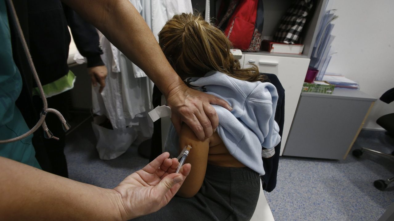 Los pediatras piden cambios en las vacunas por el aumento de los casos de sarampión, hepatitis A y meningococo