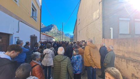 Asistentes al homenaje en Cabrales