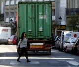 Fole mostr� su preocupaci�n por el riesgo que el paso de camiones entra�a para los viandantes.