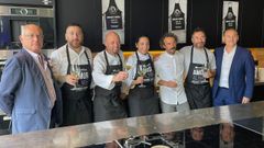 Cuatro reconocidos chefs prepararon recetas de las cocinas del mundo con merluza de Burela.