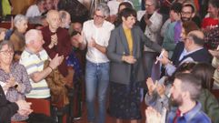El candidato del BNG, Iv�n Rivas, y la portavoz nacional, Ana Pont�n, haciendo su entrada en el sal�n de actos del centro c�vico Carvalho Calero.