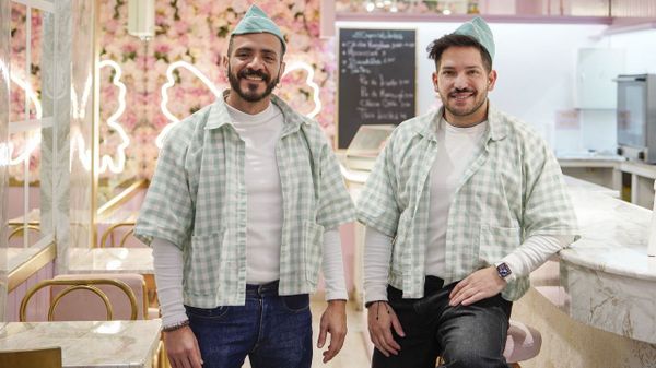 Edwin Garc�a y Chukri Karen est�n al frente de Mocca Chicha, en las galer�as centrales de Ourense