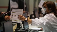 Dispositivo de vacunaci�n masiva para menores de 65 a�os en el Bilbao Exhibition Center