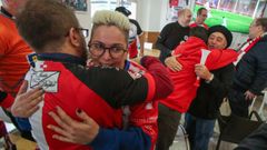 La pea Escuadra Arlequinada del Arosa S.C celebra el sorteo de la copa del Rey con la eleccin del Valencia CF para el siguiente cruce