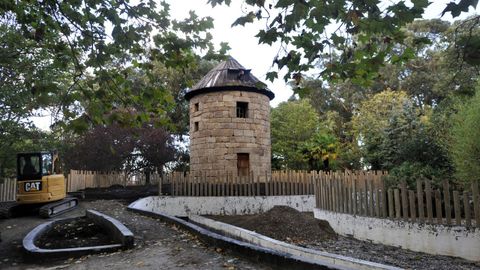 Imagen de archivo del molino del parque de Santa Margarita